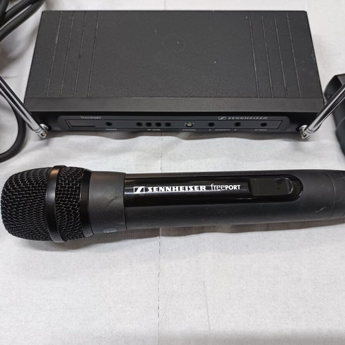 Sennheiser Freeport wireless microphone used