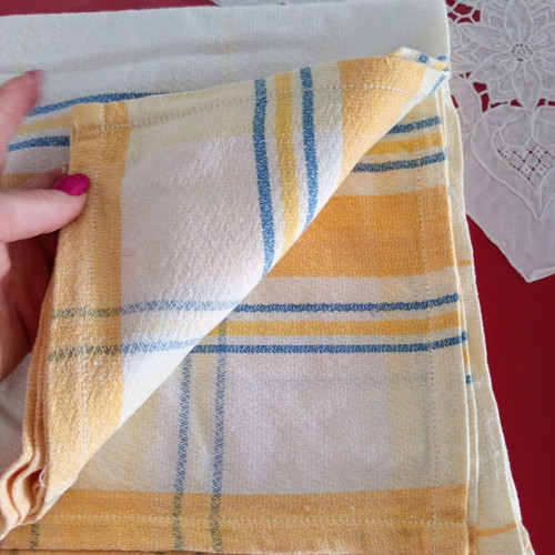 Handmade checkered kitchen tablecloth 117x111 cm like new