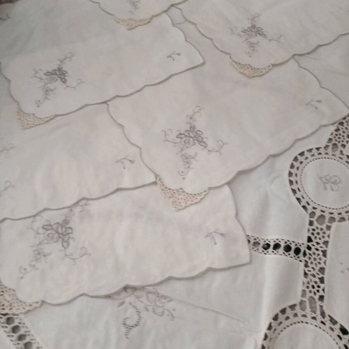 Tablecloth with napkins like new, cotton, light beige
