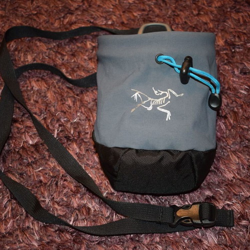 Arc'teryx Chalk Bag like new, black and gray