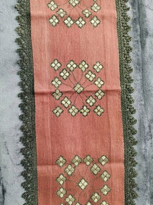 Handmade embroidered table runner like new with gold thread