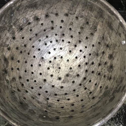 Colander used without dents or damage