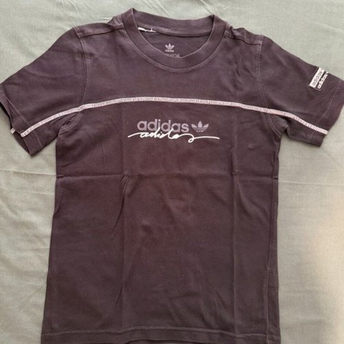 Adidas t-shirt like new, size 128 cm, black