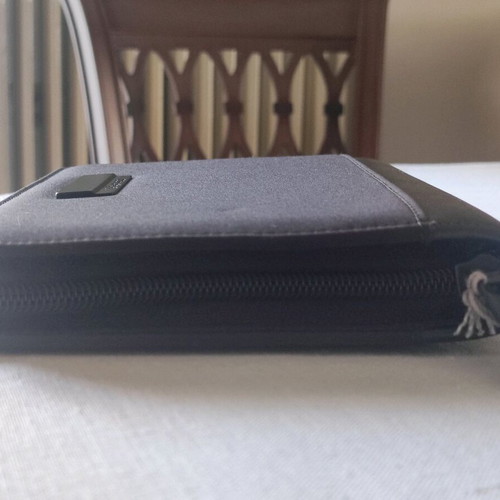 Bartuggi organiser new with zipper and card pockets