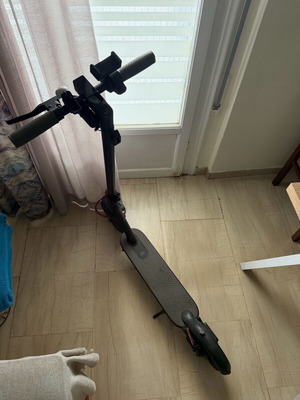 Ηλεκτρικό πατίνι Xiaomi Scooter Mi μεταχειρισμένο με επιπλέον λάστιχα και αξεσουάρ