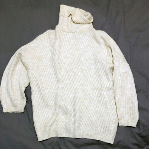 Knit Stradivarius shirt size S like new, white