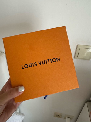 Louis Vuitton κουτί απο ζώνη