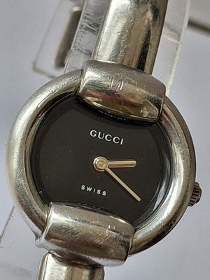Gucci Swiss quartz ρολόι με μαύρο καντράν μεταχειρισμένο, γυναικείο