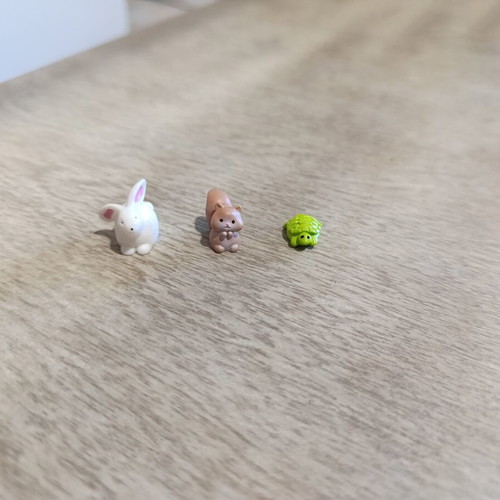 Farm animal miniatures set of 3 like new