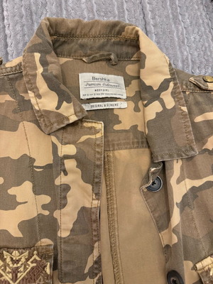 Bershka military jacket size S like new with special details