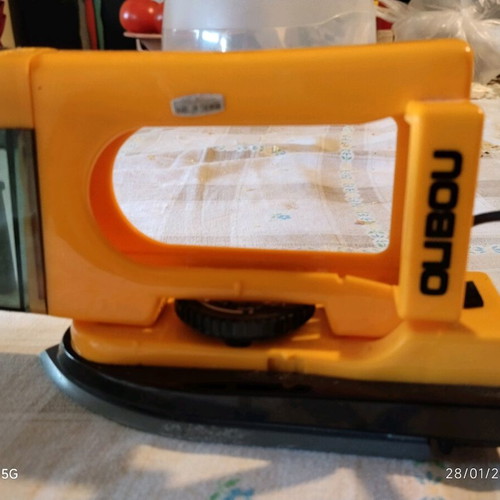 Vintage OUBOU TK-501W travel iron used, dual voltage
