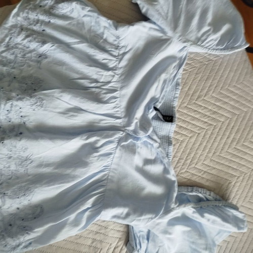 Zara blue embroidered cotton t-shirt size XL like new