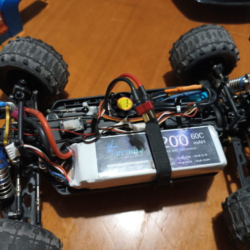 Wltoys V2 1/12 124017 4WD Monster Truck like new upgrade