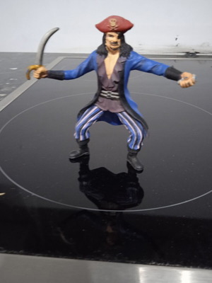 Pirate figure 9 cm like new