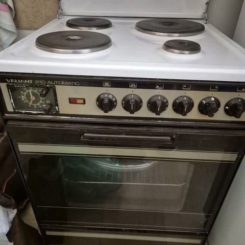 Two functional vintage style stoves