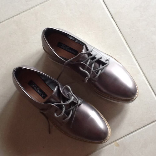Snickers new silver color size 36