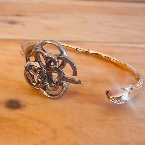 Flower-Snake bracelet by JETTE like new with intricate snake design