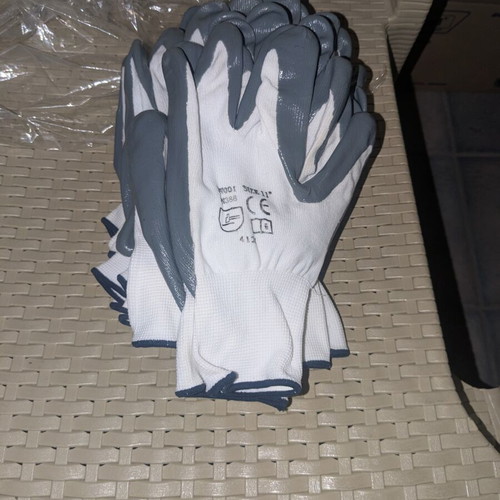 Work gloves pack of 11, new, ideal for garden tasks