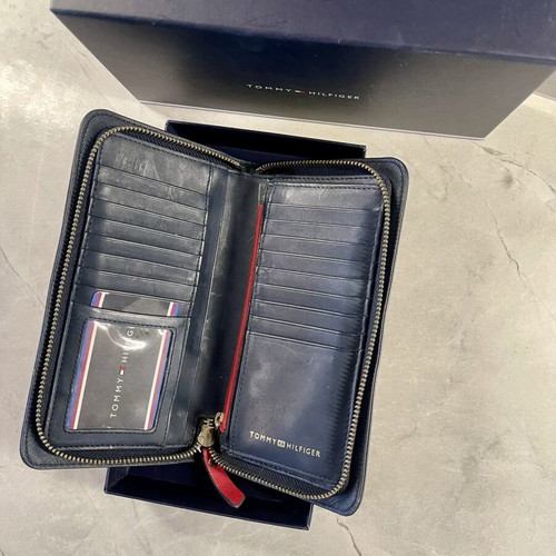 Tommy Hilfiger red faux leather wallet like new