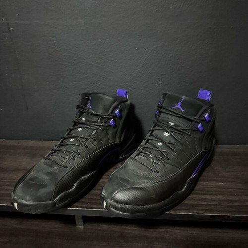 Air Jordan 12 Retro Burgundy size 45 like new sneakers