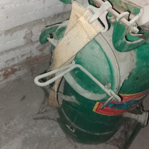 Vintage back mounted spray can for sulphur like new