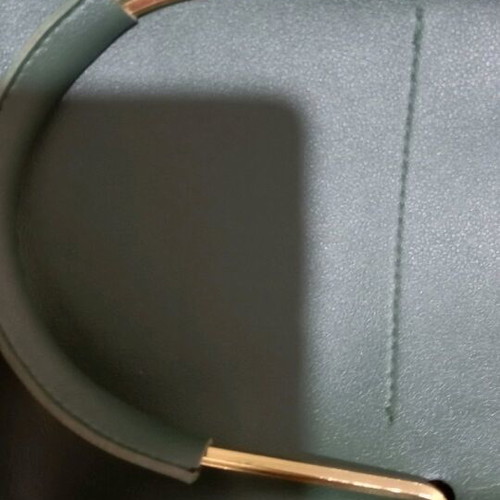 Shoulder or handheld bag green new with zipper