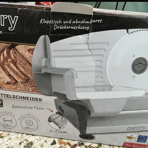 Meat slicer like new, easy cutting for cold cuts, bread, and meat