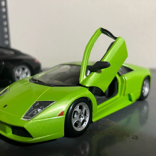 Lamborghini green 1:24 like new