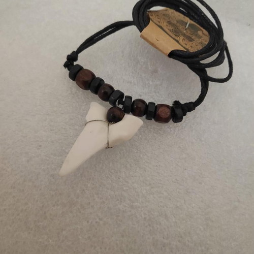 Shark Tooth Pendant Necklace like new, surfer style