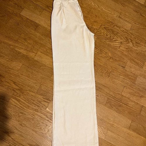 Zara ecru pants like new, fabric with pockets