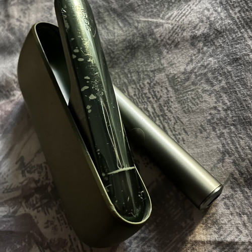 Iqos Iluma green used with minor external scratches