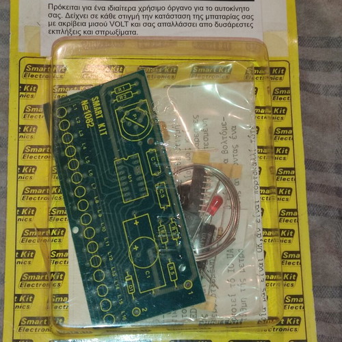 Smart Kit No.1082 car voltmeter with 16 LED, new