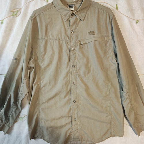 The North Face men's trekking shirt size M like new, beige