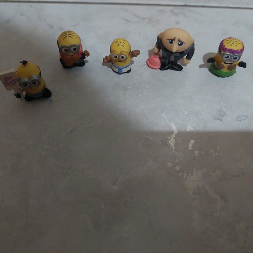 Minion rubber figures like new, pack of 5 pieces