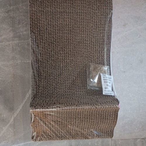 Scratching post new with catnip
