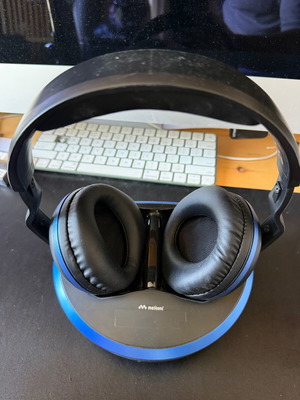 Meliconi HP Comfort wireless TV headphones like new with charging base