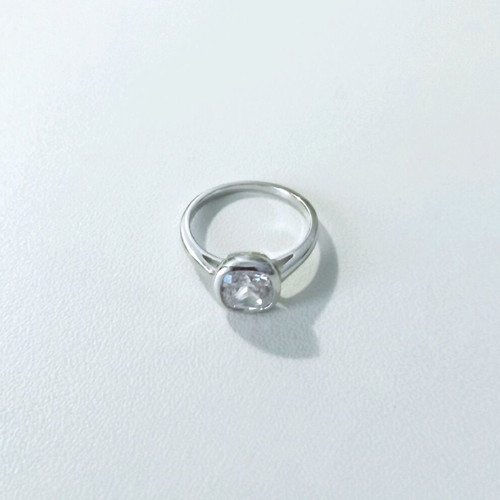 Silver 9.25 ring with zircon like new, size 56