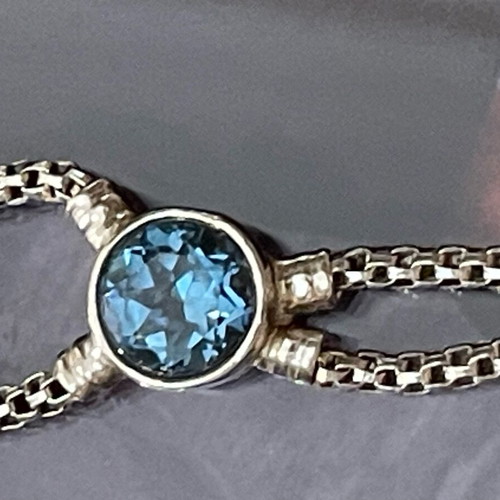 Italian Silver Necklace with Topaz like new, stamped 925, 16 g