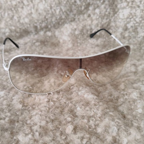 Γυαλιά ηλίου Ray Ban μεταχειρισμένα, μαύρο και άσπρο