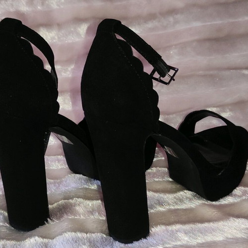 High black suede sandal with platform