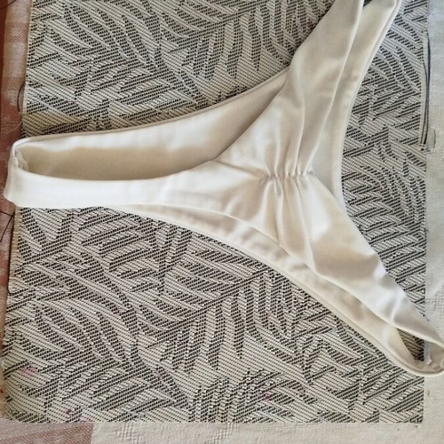 Brazilian monokini Calzedonia white size S like new with back ruching