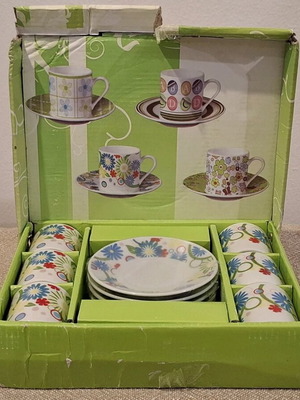 Coffee cup set small white with colorful designs, 6 pieces like new