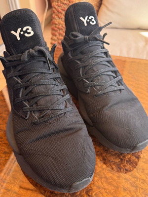 Y-3 black shoes like new, size 46