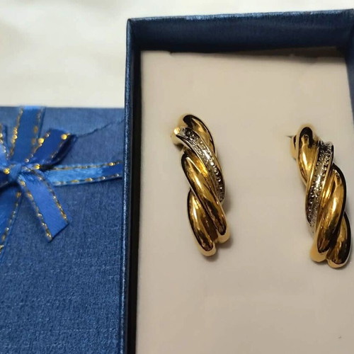 Earrings C-shaped with double twisted braid and sparkling zircon, new, gold-colored