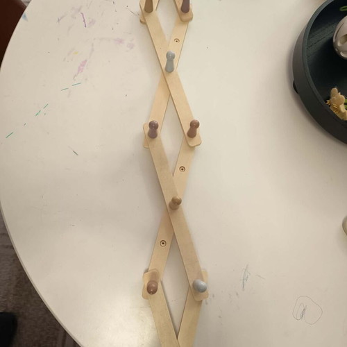 Children's expandable wall hanger like new