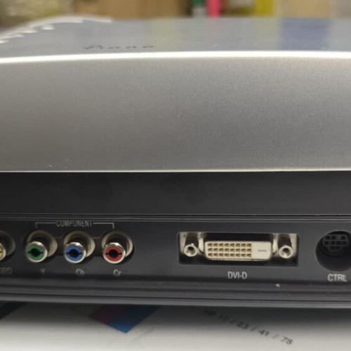 PLUS Piano Avanti HE-3200 projector like new