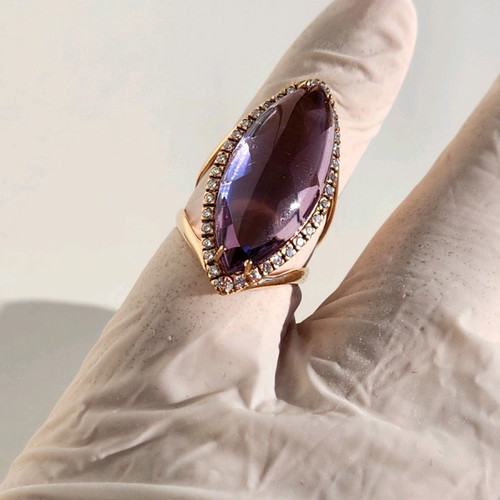Gold 18K ring with amethyst and 38 diamonds used