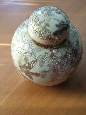 Satsuma decorative vase like new