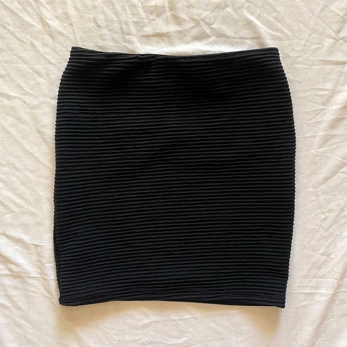 Bershka mini skirt tight fitted used, black