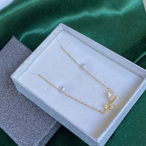 Jewelry set new, gold rose necklace and earrings, stainless steel